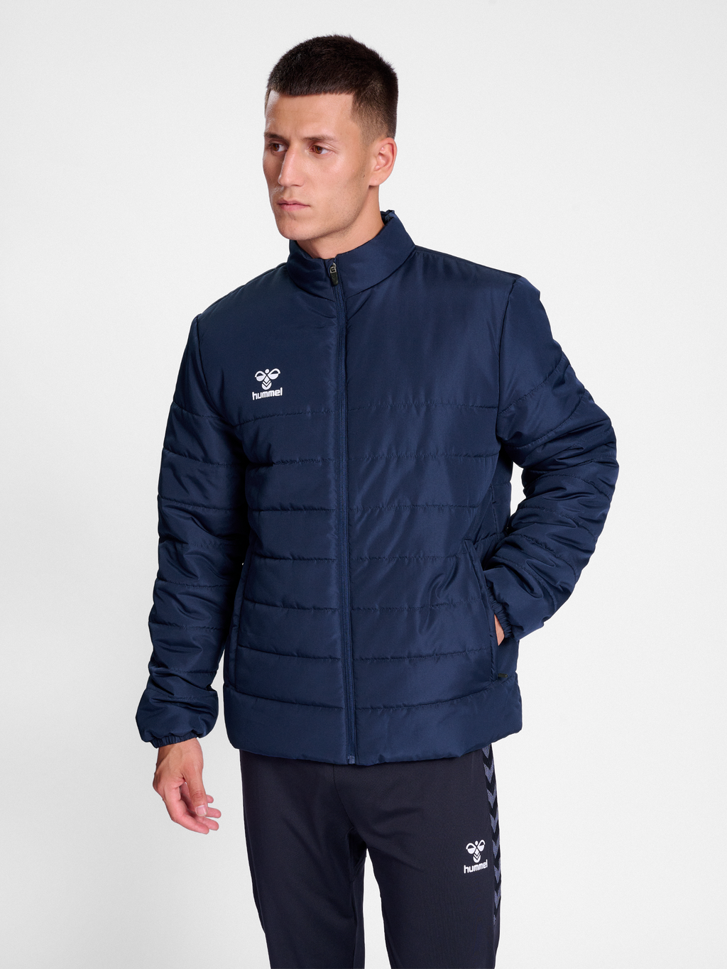 hmlESSENTIAL SHORT BENCH JKT