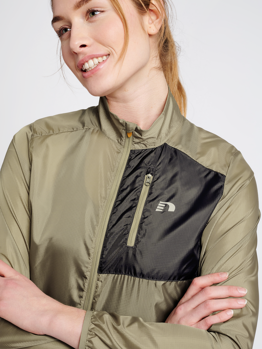 WOMEN PACKABLE TECH JACKET