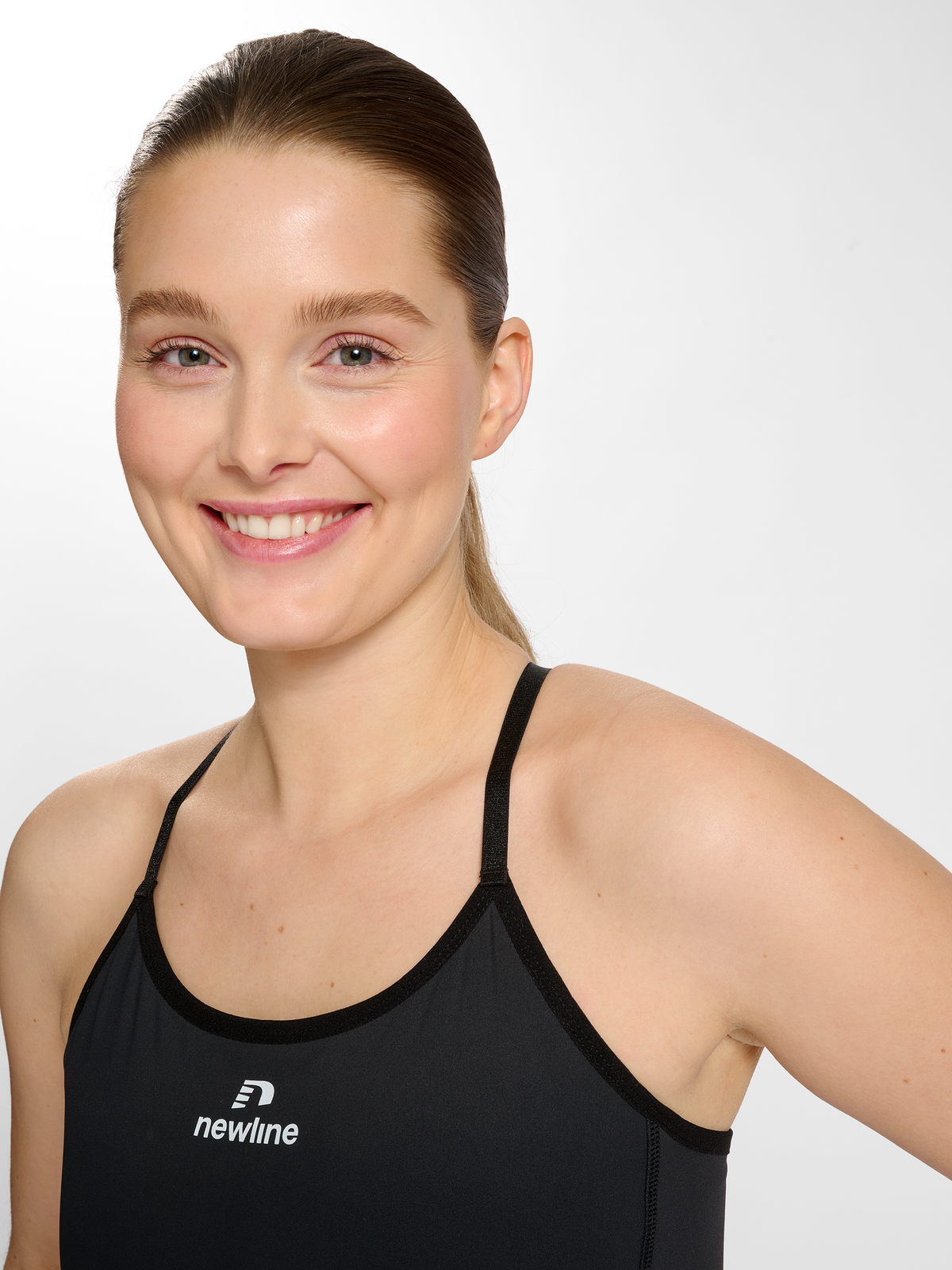 nwlAUGUSTA BRA WOMAN